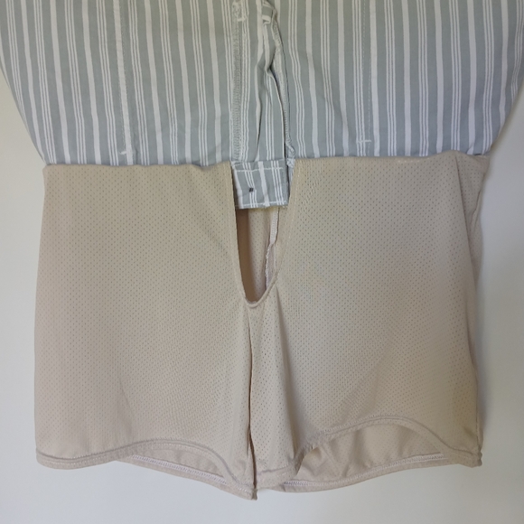 Lee Womens Mini Skort Skirt Waist 17 INGray/White Stripe - Picture 10 of 11